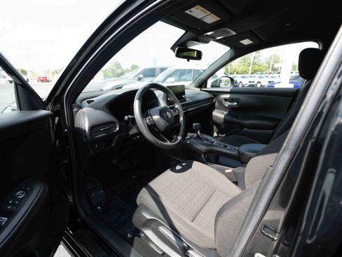 Used 2024 Honda HR-V Sport image 8