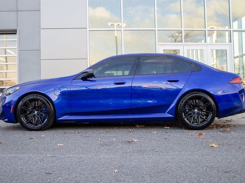 Used 2025 BMW M5 w/ Carbon Package image 7