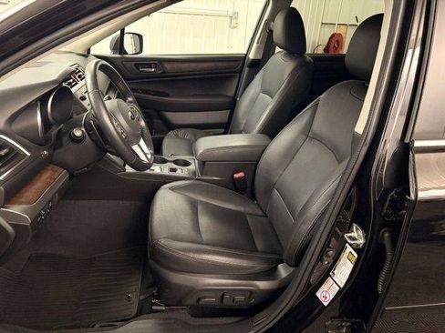 Used 2016 Subaru Outback 3.6R Limited AWD/4WD image 5