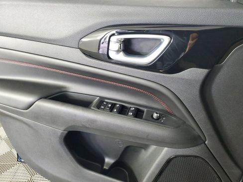 New 2026 Jeep Compass Trailhawk image 32