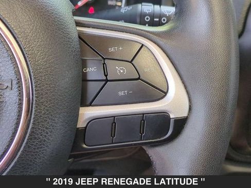 Used 2019 Jeep Renegade Latitude w/ Popular Equipment Group AWD/4WD image 19