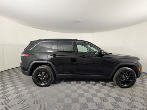 New 2026 Jeep Grand Cherokee Altitude RWD image 5