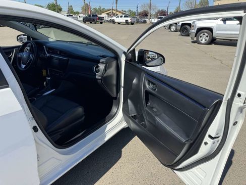 Used 2019 Toyota Corolla SE image 15