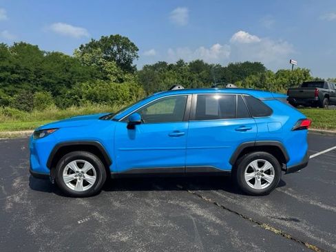 Used 2019 Toyota RAV4 XLE w/ Convenience Package AWD/4WD image 6
