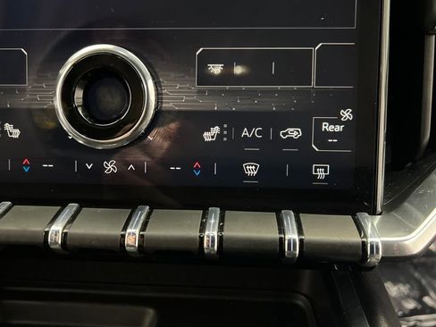 Used 2025 GMC Acadia Elevation image 57