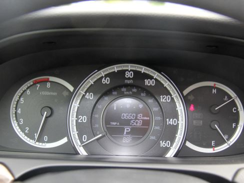 Used 2017 Honda Accord EX image 13