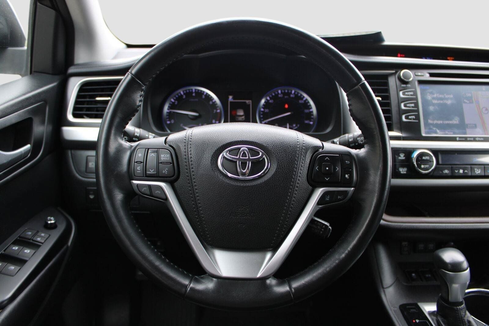 Used 2018 Toyota Highlander XLE AWD/4WD image 29