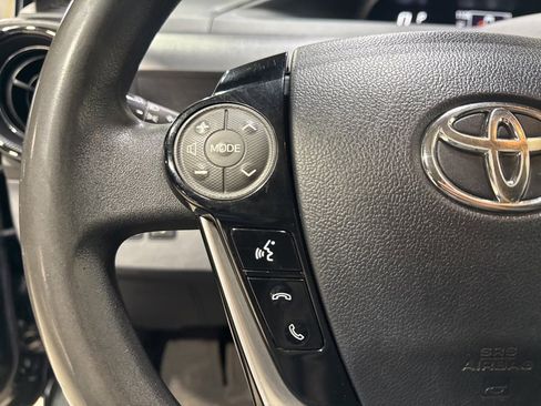 Used 2019 Toyota Prius C image 12
