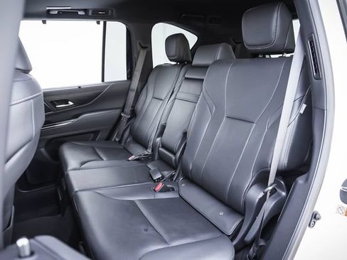 Used 2024 Lexus LX 600 4WD w/ Luxury Package image 18