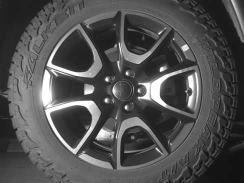 Used 2025 Jeep Compass Trailhawk image 15