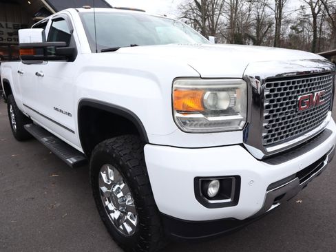 Used 2016 GMC Sierra 2500 Denali w/ Duramax Plus Package image 3
