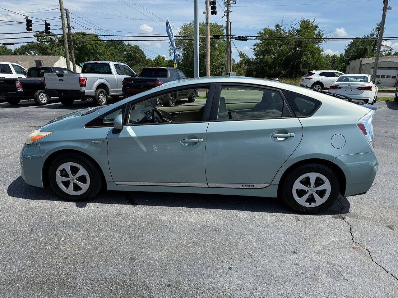 Used 2014 Toyota Prius Three w/ Preferred Accessory Package FWD image 7