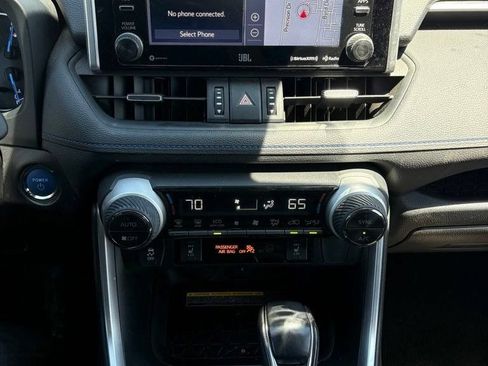 Used 2020 Toyota RAV4 XSE AWD/4WD image 17