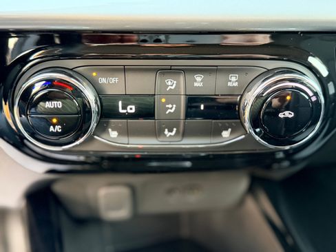 New 2026 Chevrolet Trax LT image 17