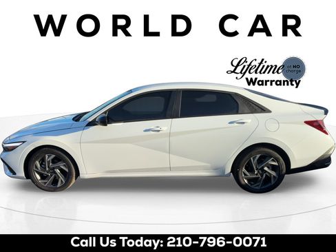 Used 2025 Hyundai Elantra Sport FWD image 4