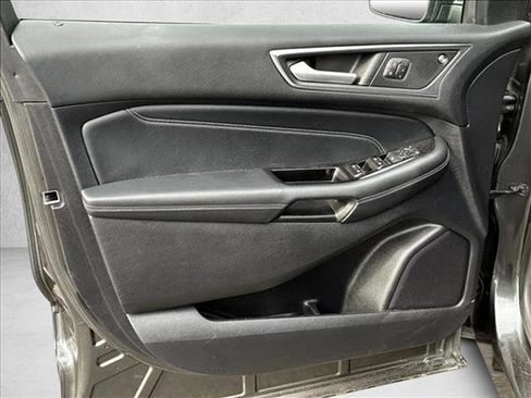 Used 2019 Ford Edge Titanium w/ Equipment Group 301A image 12