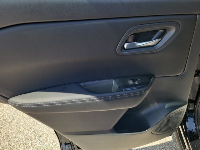 Certified 2026 Nissan Rogue SV FWD image 12