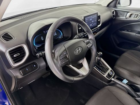 Used 2024 Hyundai Venue SEL FWD image 8