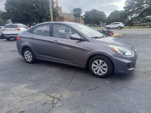 Used 2016 Hyundai Accent SE w/ Option Group 02 FWD image 7