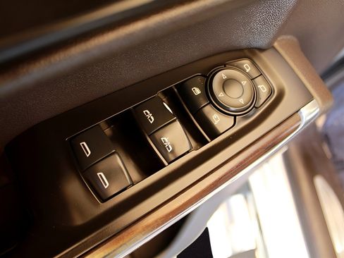 Used 2019 GMC Sierra 1500 SLT w/ SLT Premium Plus Package image 9