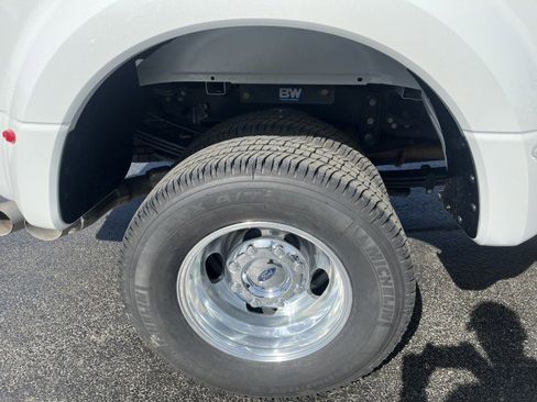 Used 2022 Ford F350 Platinum w/ FX4 Off-Road Package image 5