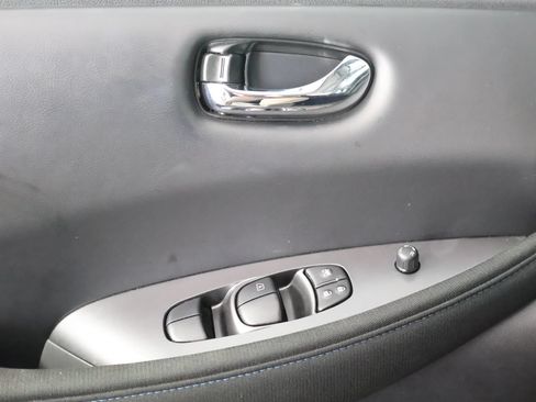 Used 2025 Nissan Leaf S FWD image 31