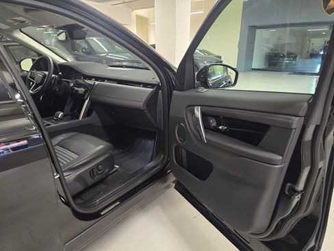Used 2025 Land Rover Discovery Sport S image 13