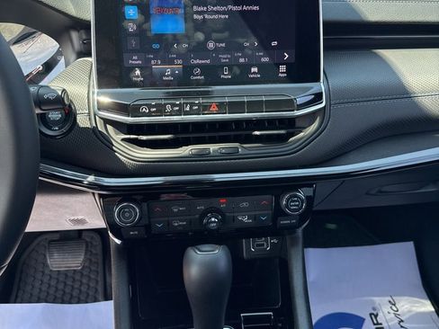New 2026 Jeep Compass Latitude w/ Sun and Sound Group AWD/4WD image 15
