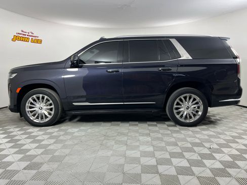Used 2022 Cadillac Escalade Premium Luxury w/ Performance Package AWD/4WD image 2