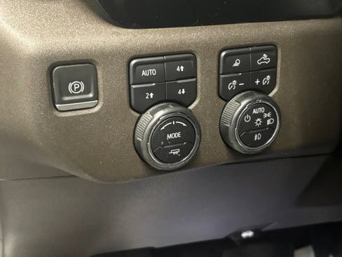 Used 2023 Chevrolet Silverado 1500 LTZ AWD/4WD image 24