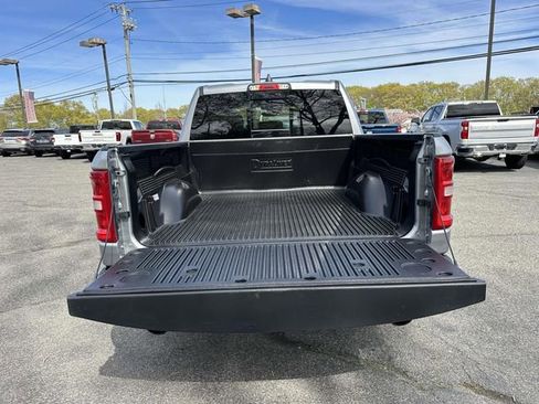 Used 2025 RAM 1500 Laramie AWD/4WD image 7