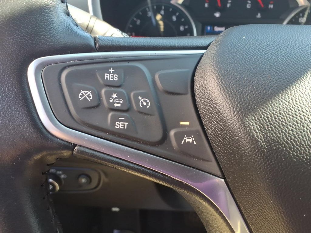 Used 2020 Chevrolet Equinox LT AWD/4WD image 16