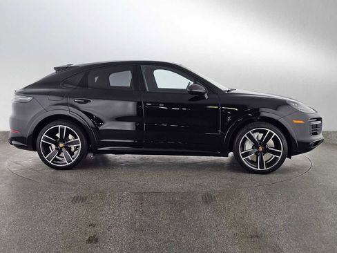 Used 2022 Porsche Cayenne Turbo AWD/4WD image 6