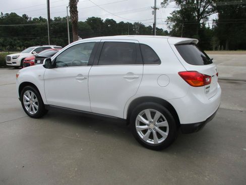 Used 2014 Mitsubishi Outlander Sport SE FWD image 4
