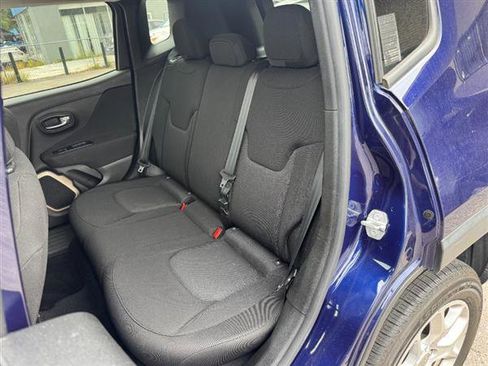 Used 2016 Jeep Renegade Latitude image 17