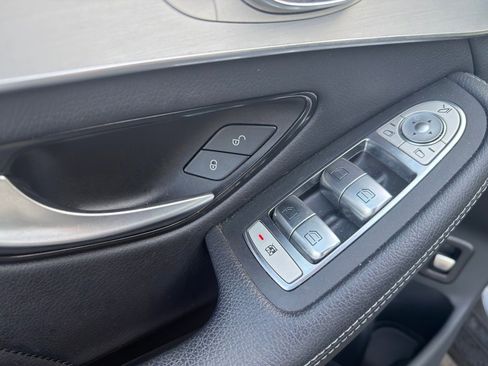 Used 2020 Mercedes-Benz GLC 300 4MATIC image 13