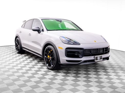 Certified 2022 Porsche Cayenne Turbo GT AWD/4WD image 6