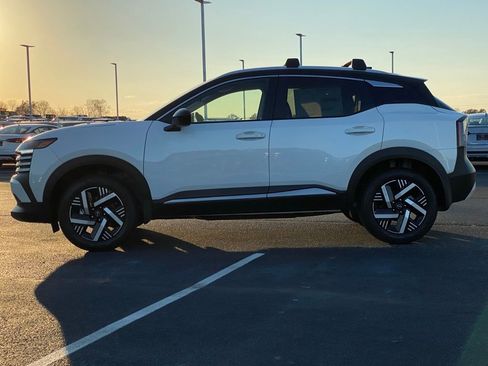 New 2026 Nissan Kicks SV w/ SV Premium Package image 7