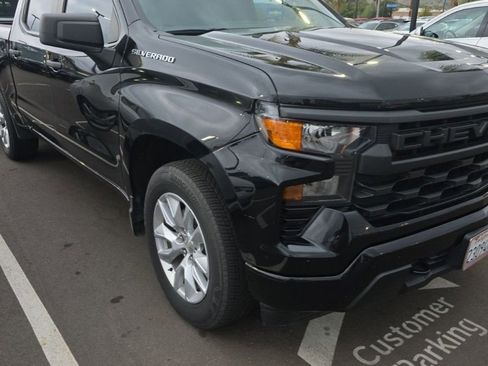 Used 2022 Chevrolet Silverado 1500 Custom image 1