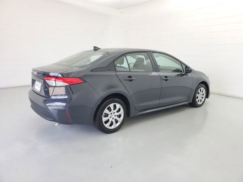 Used 2025 Toyota Corolla LE FWD image 5