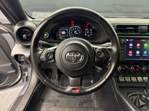 Used 2022 Toyota GR86 image 15