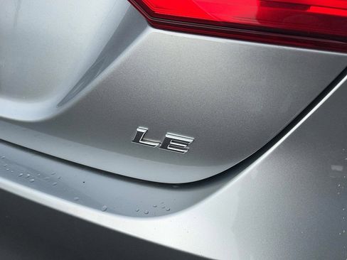 Used 2022 Toyota Camry LE image 12