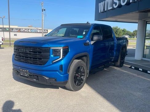 Used 2022 GMC Sierra 1500 Elevation AWD/4WD image 2
