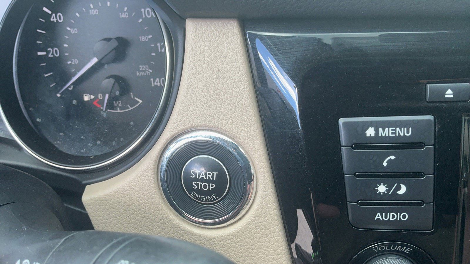 Used 2019 Nissan Rogue SV FWD image 24