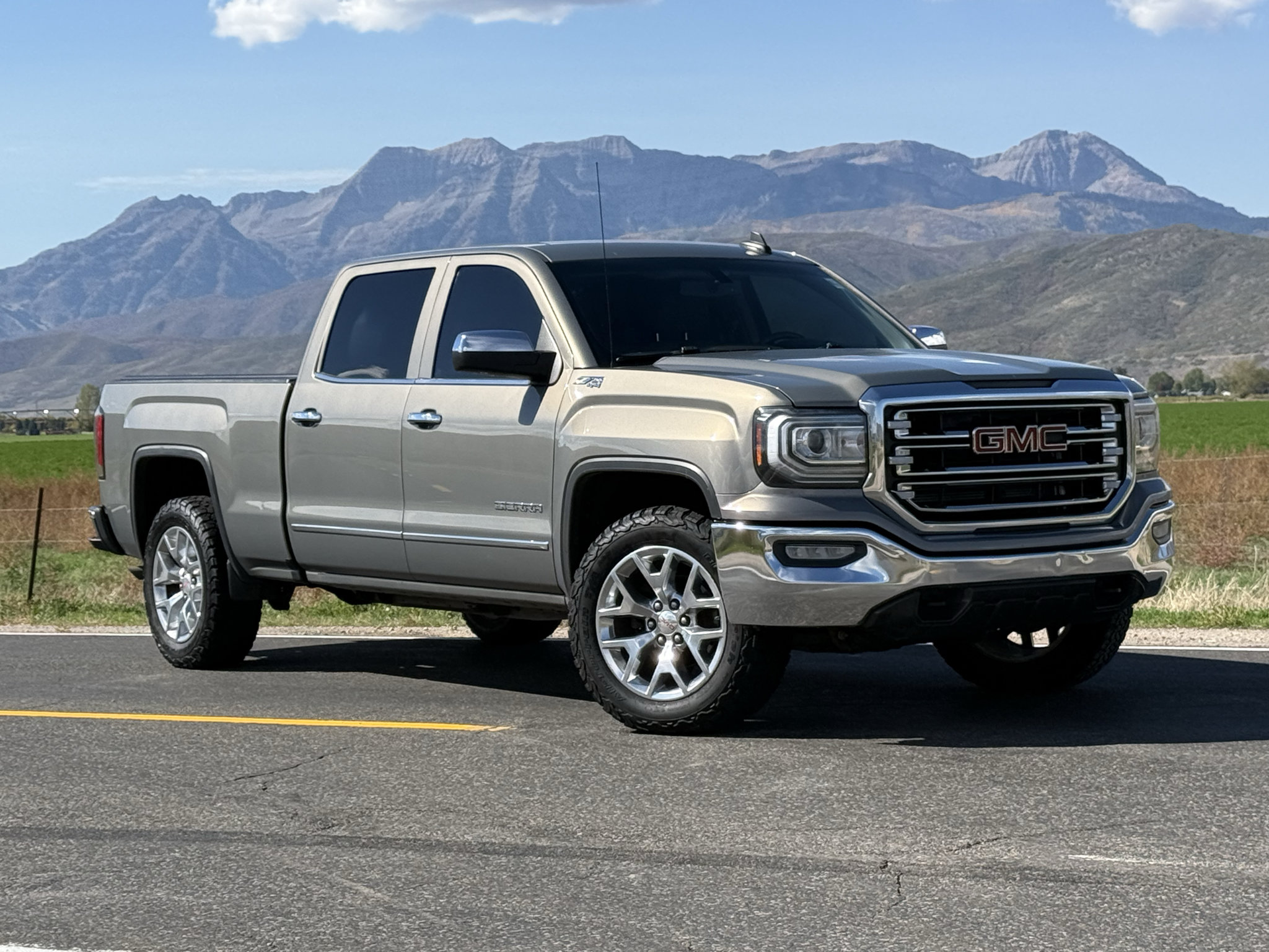 Used 2017 GMC Sierra 1500 SLT w/ SLT Premium Package AWD/4WD image 1