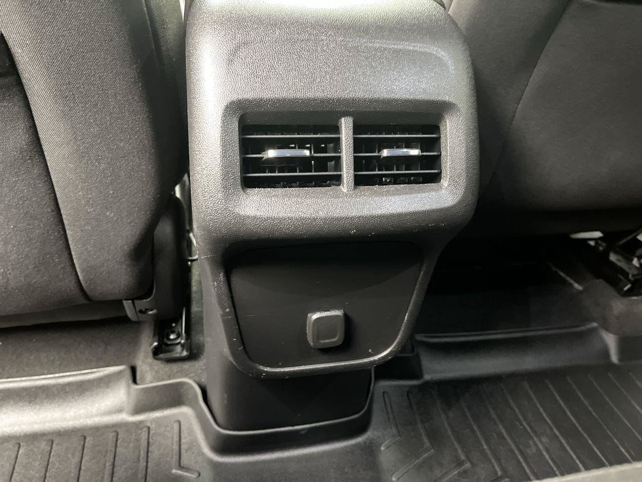 Used 2018 Chevrolet Equinox LT AWD/4WD image 11
