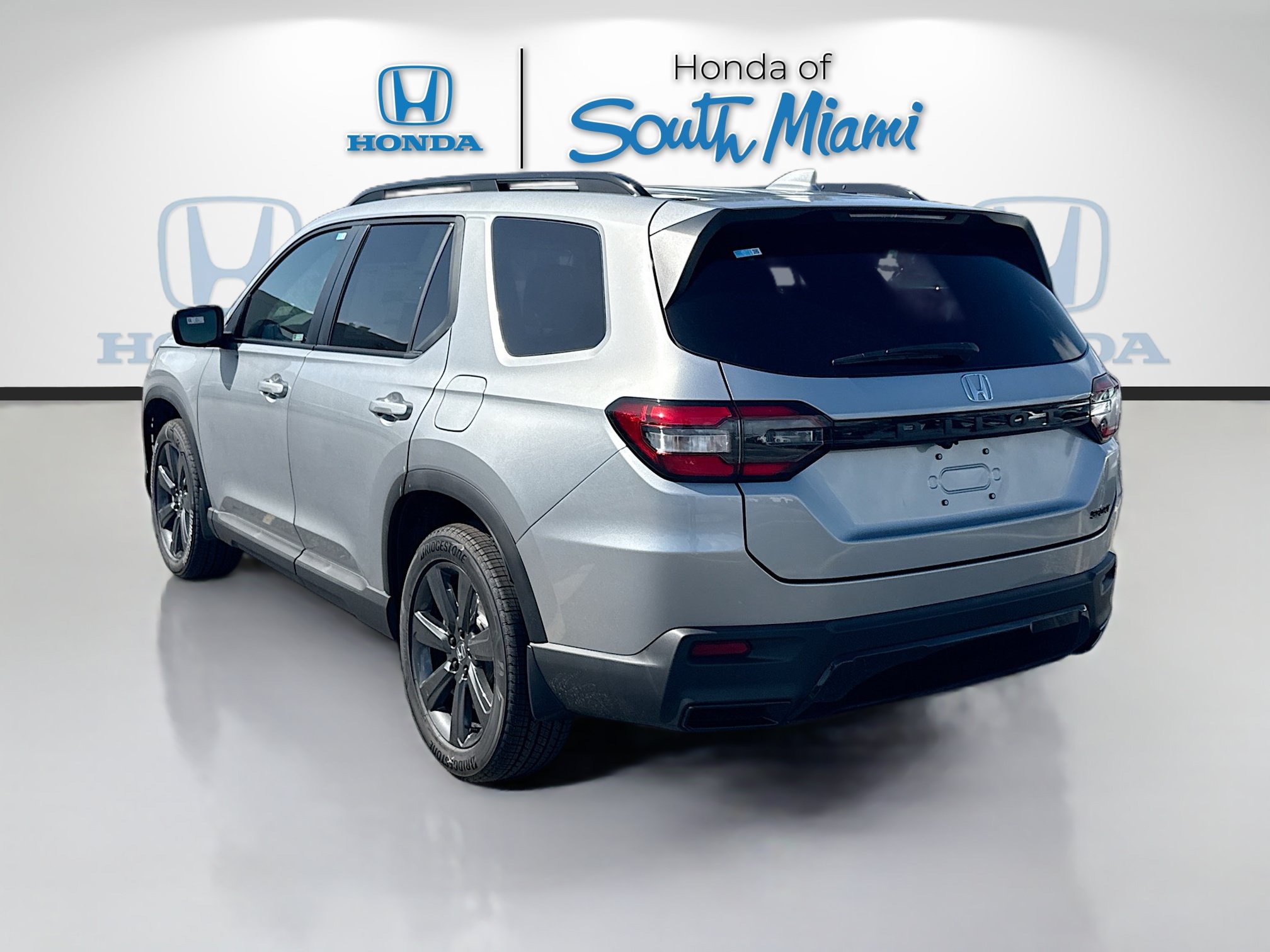 New 2026 Honda Pilot Sport image 5