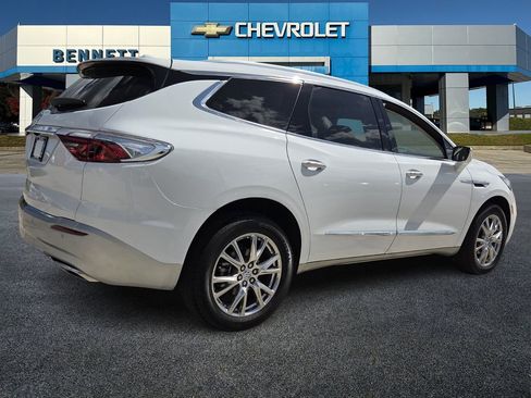 Used 2024 Buick Enclave Essence w/ Experience Buick Package image 6