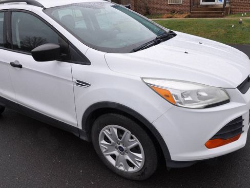 Used 2016 Ford Escape S FWD image 8