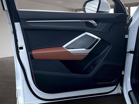 Used 2022 Audi Q3 2.0T Premium Plus w/ Premium Plus Package image 23